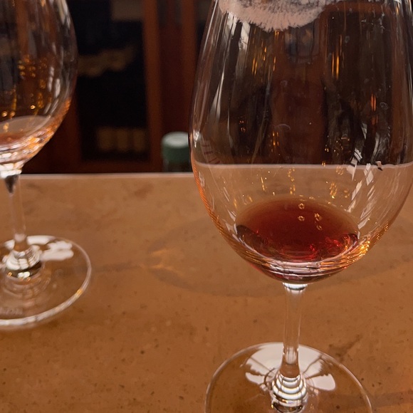 Meet your Posher, Elle - Picture 1 of 1